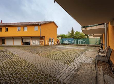 foto: 1 | Pronájem - malý objekt/garáž