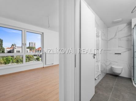 foto: 1 | Pronájem bytu, 1+kk, 24 m²