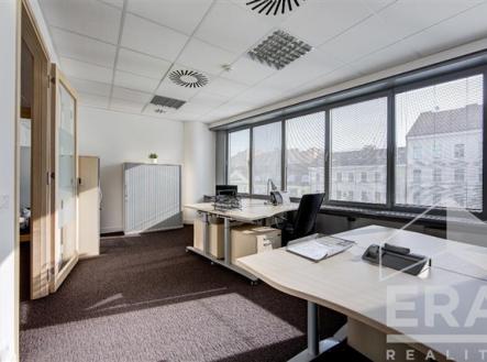 . | Pronájem - kanceláře, 70 m²