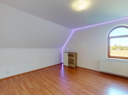 . | Pronájem - dům/vila, 230 m²