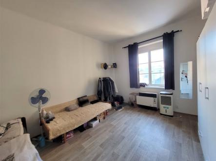 . | Pronájem bytu, 2+1, 60 m²