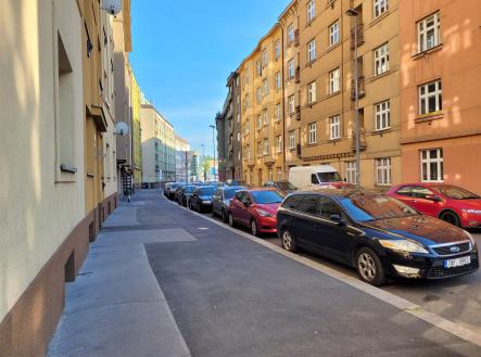 . | Pronájem bytu, 2+1, 60 m²