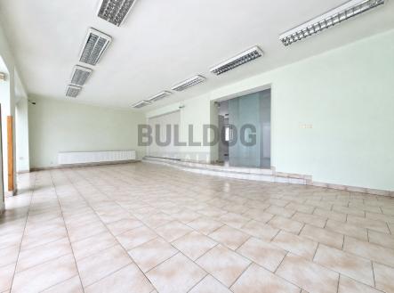 showroom | Prodej - nájemní dům, 672 m²
