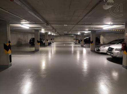 Parkovací prostory | Pronájem - malý objekt/garáž