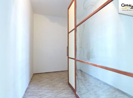 . | Pronájem bytu, 3+kk, 56 m²