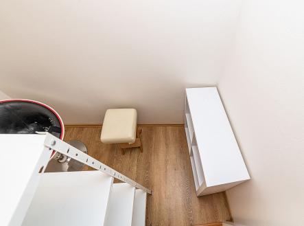 . | Prodej - obchodní prostor, 86 m²