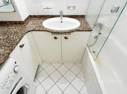 . | Pronájem bytu, 2+kk, 55 m²