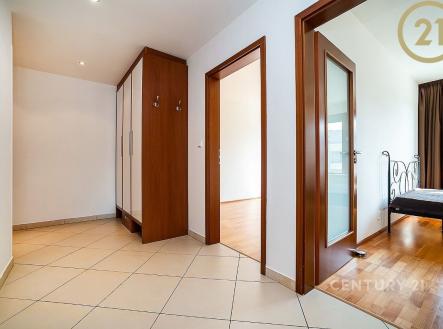 . | Pronájem bytu, 4+kk, 109 m²