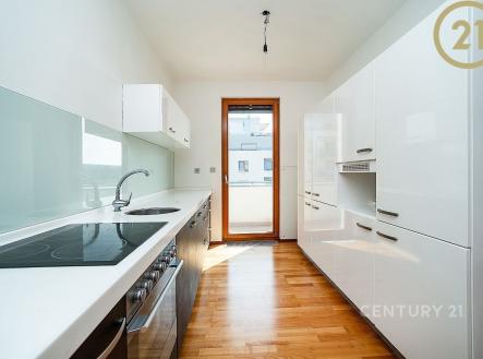 . | Pronájem bytu, 4+kk, 109 m²