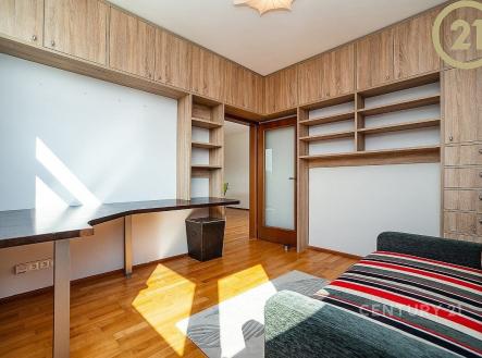 . | Pronájem bytu, 4+kk, 109 m²