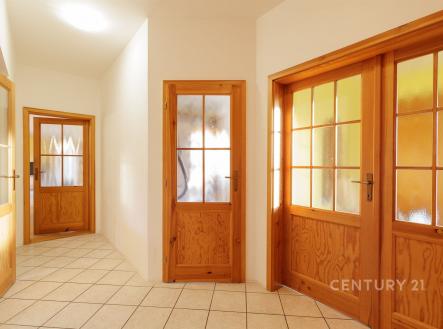 Chodba přízemí | Prodej - dům/vila, 242 m²