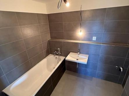 . | Pronájem bytu, 3+kk, 65 m²