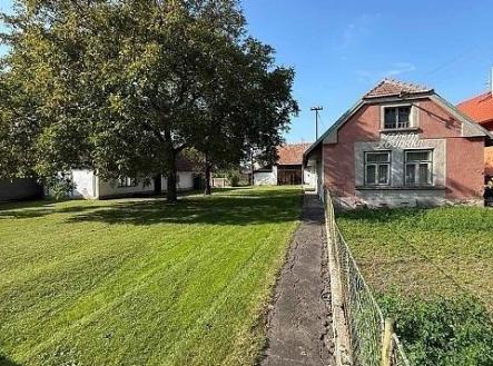 . | Prodej - zemědělský objekt, 2 085 m²