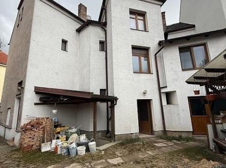 . | Pronájem - dům/vila, 490 m²