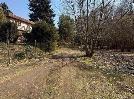 . | Prodej - pozemek, trvalý travní porost, 607 m²