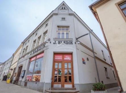 Fotka 2 | Prodej - nájemní dům, 654 m²