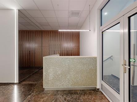   | Pronájem - obchodní prostor, 83 m²