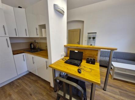 . | Pronájem - kanceláře, 35 m²