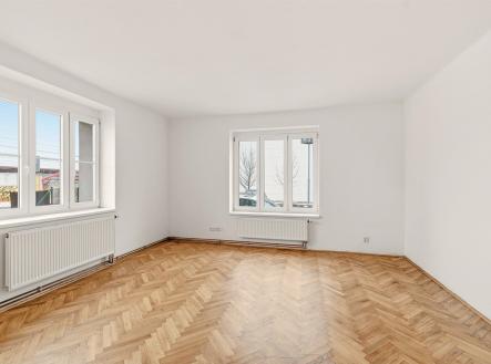 Prostorný byt 2+1 s předzahrádkou | Prodej bytu, 2+1, 126 m²