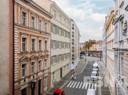 Pohled na dům z ulice  | Prodej bytu, 3+kk, 88 m²