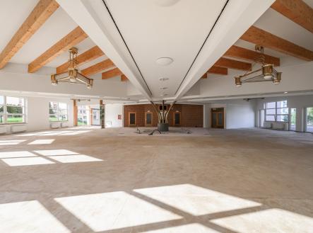 Rozsáhlý nebytový prostor na Chodově | Prodej - obchodní prostor, 1 227 m²