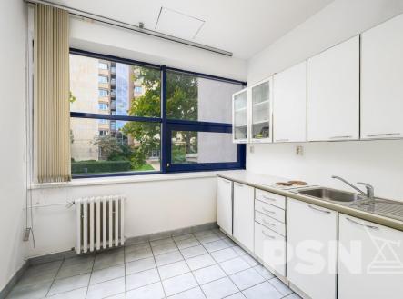 Praktické kanceláře na Žižkově | Pronájem - kanceláře, 25 m²