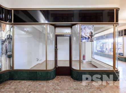 Obchodní prostory v pasáži v domě U Nováků | Pronájem - obchodní prostor, 15 m²