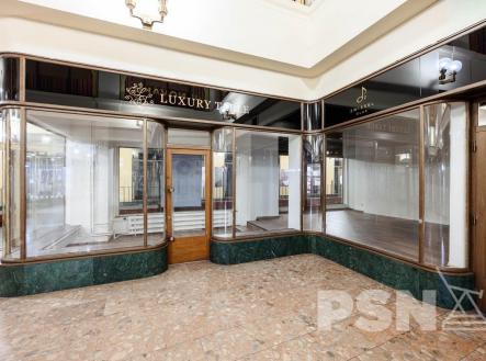 Obchodní prostory v pasáži v domě U Nováků | Pronájem - obchodní prostor, 40 m²
