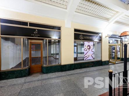 Obchodní prostory v pasáži v domě U Nováků | Pronájem - obchodní prostor, 40 m²