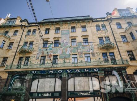 Obchodní prostory v pasáži v domě U Nováků | Pronájem - obchodní prostor, 40 m²