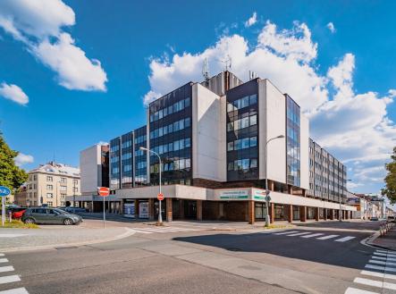 1 | Pronájem - kanceláře, 300 m²