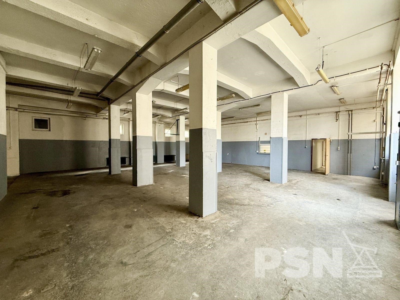 Komerční hala - Komárovské nábřeží Brno