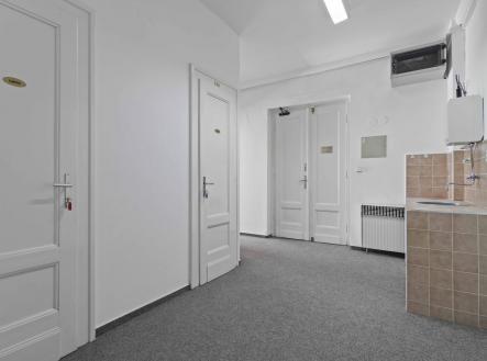 4 | Pronájem - kanceláře, 30 m²