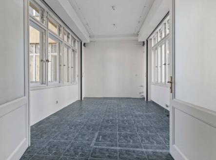4 | Pronájem - kanceláře, 260 m²
