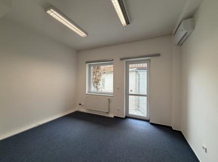 1 | Pronájem - kanceláře, 209 m²