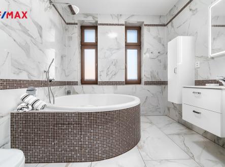 Prodej - dům/vila, 245 m² obrázek