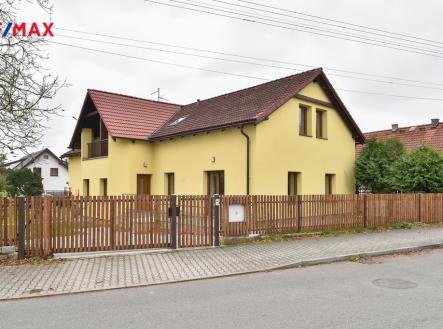 Dům | Pronájem - dům/vila, 130 m²