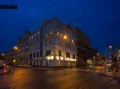 Pronájem - obchodní prostor, 210 m²