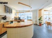 Pronájem - obchodní prostor, 210 m²