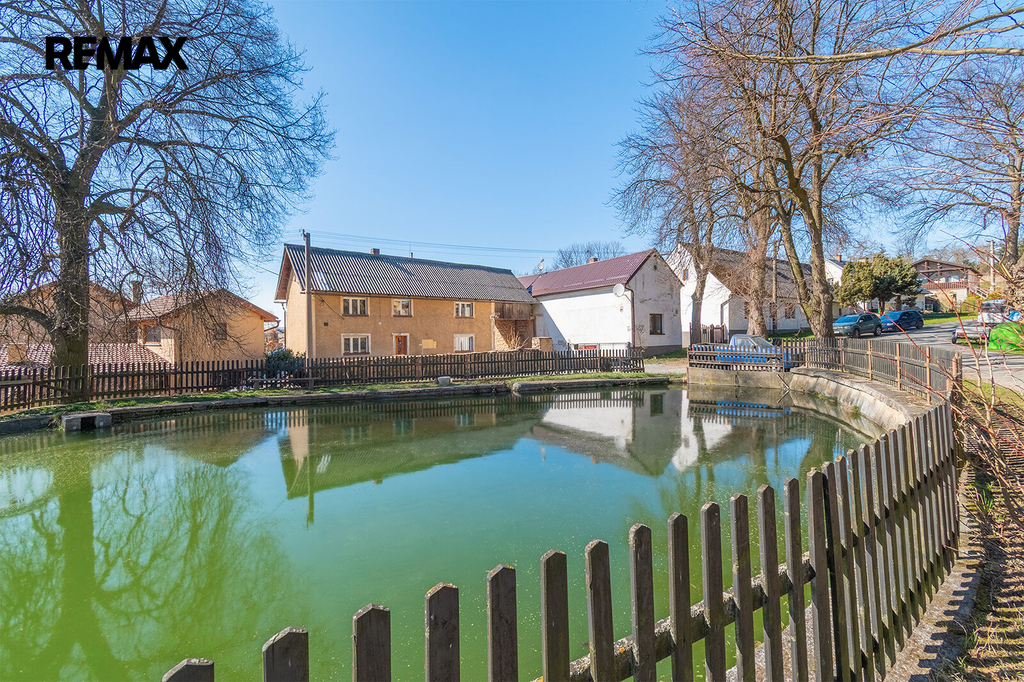 Dům