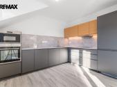 Pronájem bytu, 4+kk, 80 m²