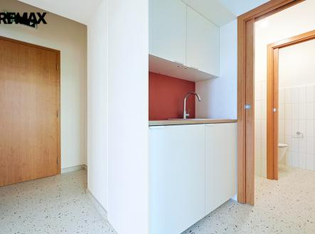 r6pf9383.jpg | Pronájem - kanceláře, 51 m²