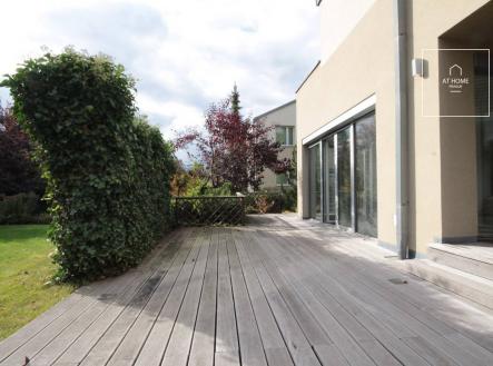 Bez popisku | Pronájem - dům/vila, 400 m²