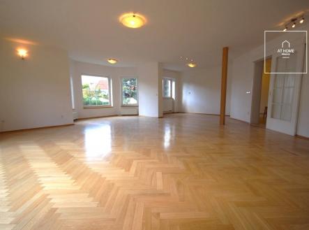 Bez popisku | Pronájem - dům/vila, 280 m²