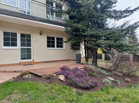 Pronájem - dům/vila, 325 m² obrázek