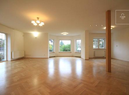 Bez popisku | Pronájem - dům/vila, 325 m²