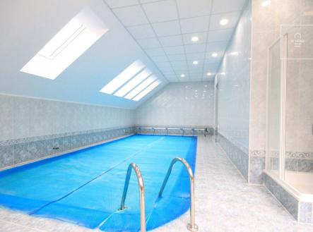 Bez popisku | Pronájem - dům/vila, 325 m²