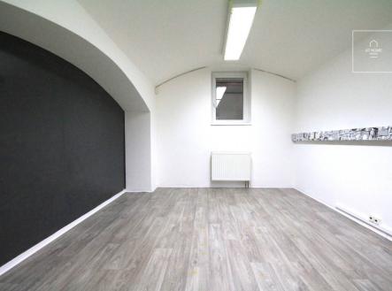 Bez popisku | Pronájem - obchodní prostor, 117 m²