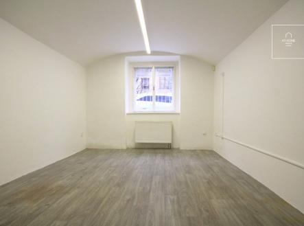 Bez popisku | Pronájem - obchodní prostor, 117 m²