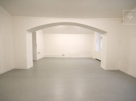 Bez popisku | Pronájem - obchodní prostor, 117 m²